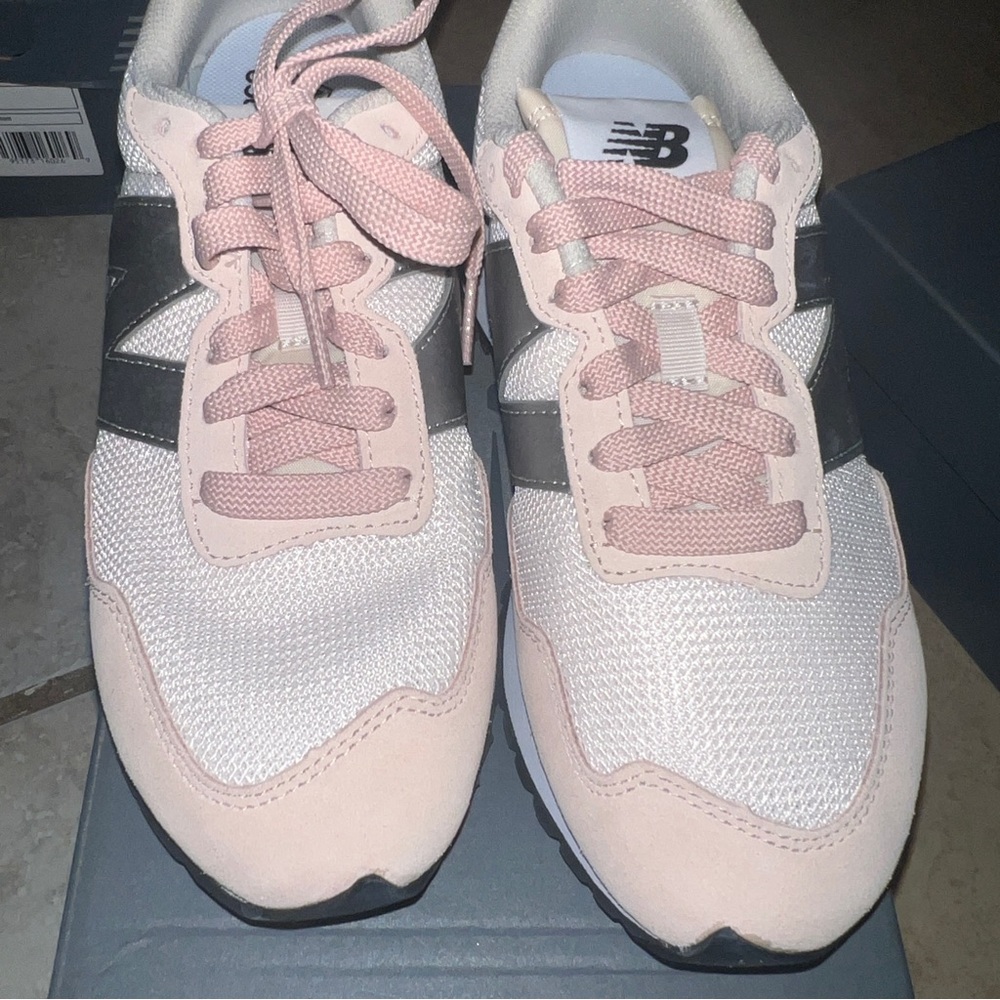 New Balance 237 - Picture 3 of 5